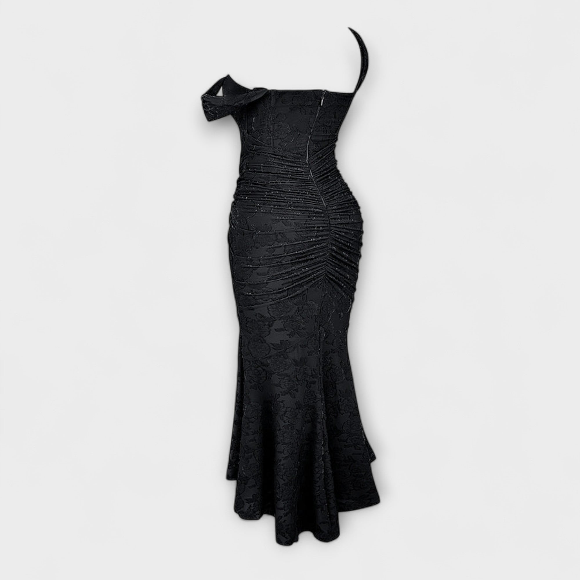 Renske - Long dress with an elegant and sophisticated bodice